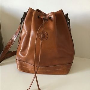 BE Belle Leather Bucket Shoulder Bag.